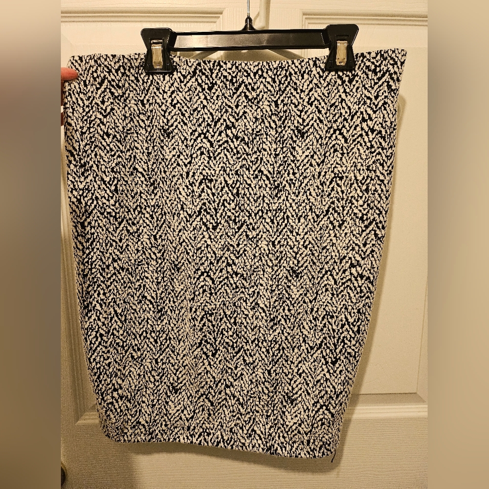 George Black and White Pencil Skirt